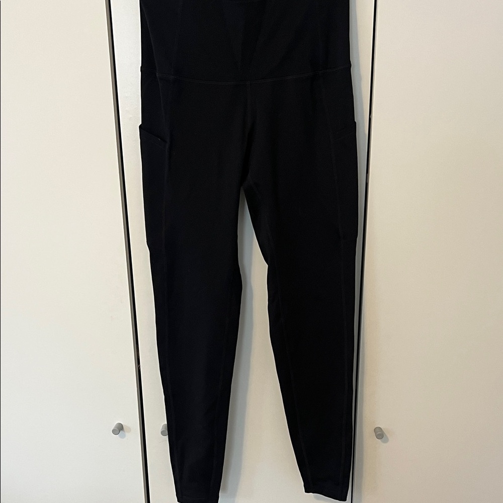 Women's Black High-Waisted Pocket Leggings. NWOT